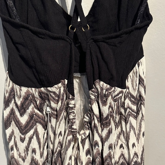 O'Neill Black and White Chevron Mini Dress - Picture 4 of 9